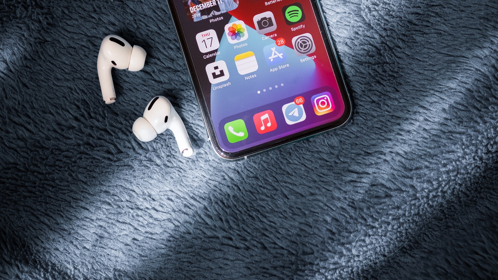 Triki & Tips: Unduh Aplikasi WhatsApp di iPhone dengan Mudah!