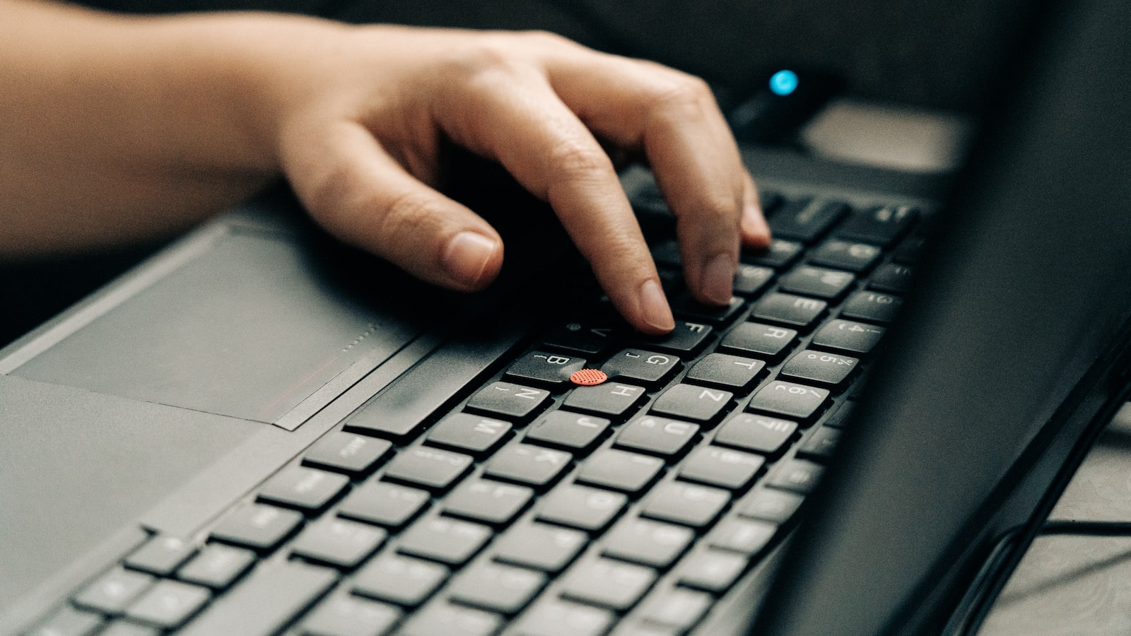 Misteri Selubung Privasi: Bolehkah WA GB Mengintai Status Anda?