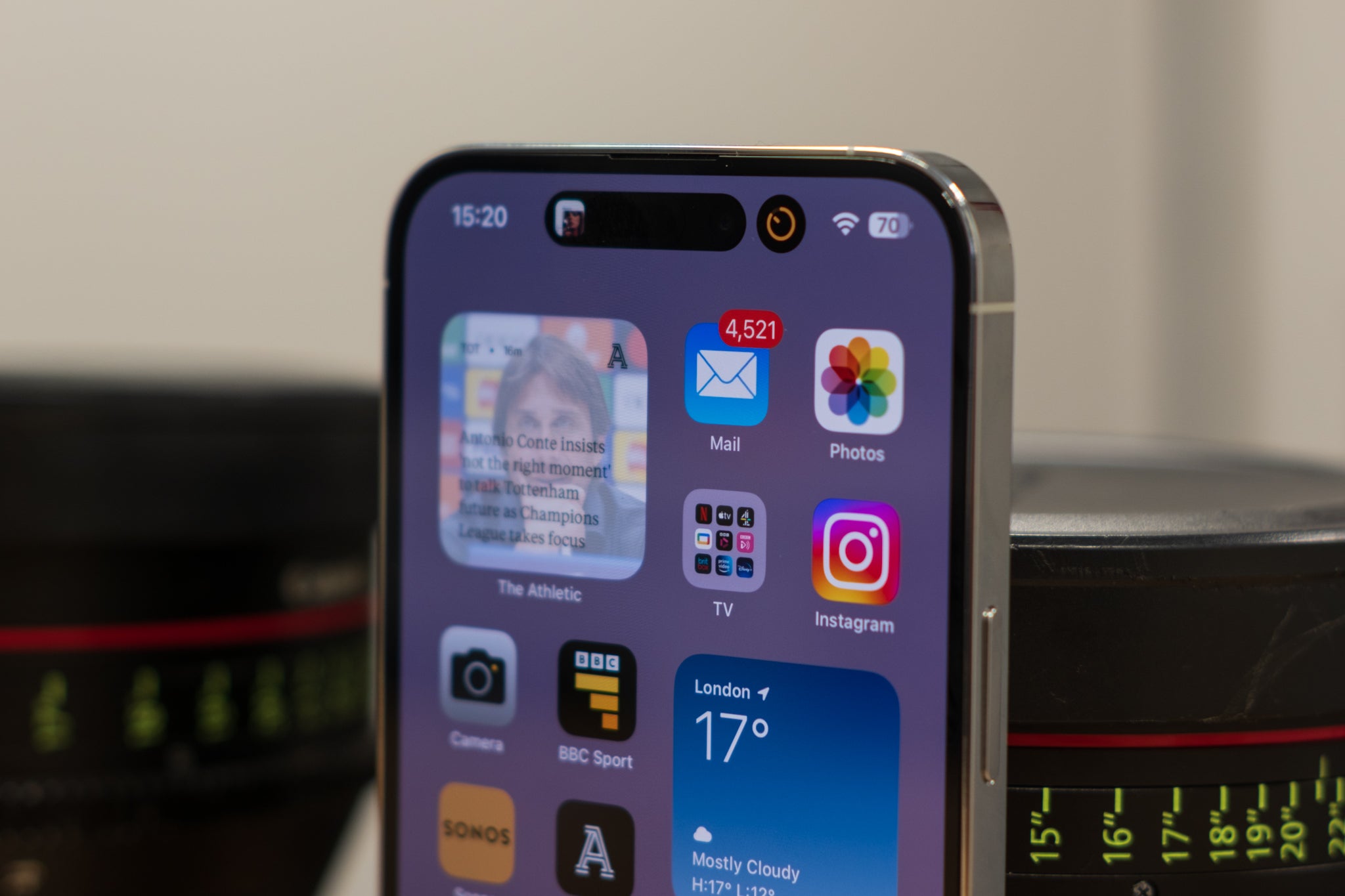 1. Membuka Pintu Ke Keseruan ⁢Baru dengan Menggunakan iOS 14 di‌ WhatsAppmu!