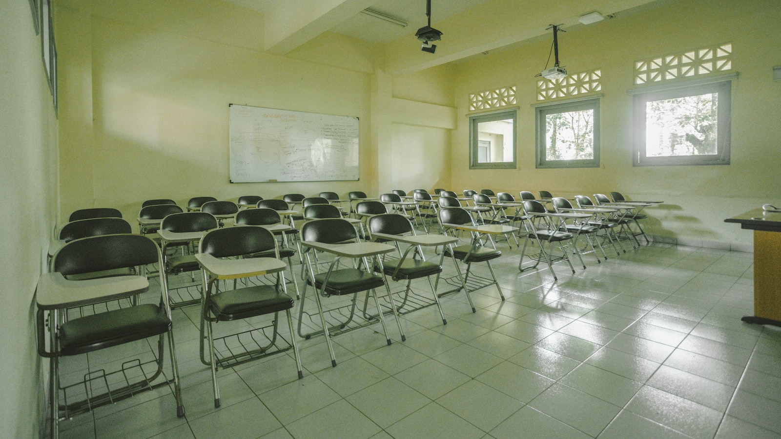 1. Kemajuan Teknologi Mendorong Inovasi Aplikasi Penghasil Uang: Peluang dan Tantangan